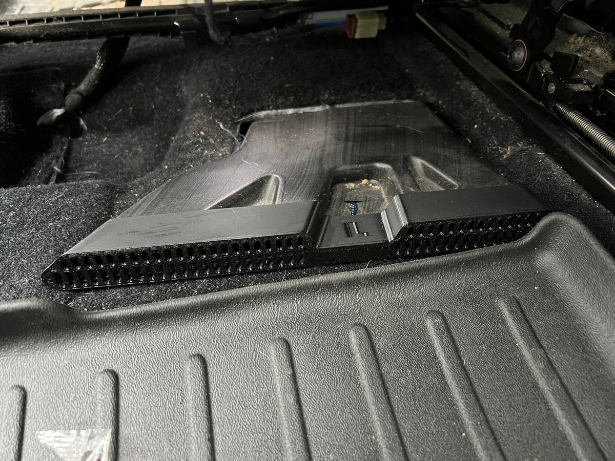 Beschermrooster voor de ventilatieopening voor de achterbankverwarming van de VW ID.4 - YURIK Accessoires