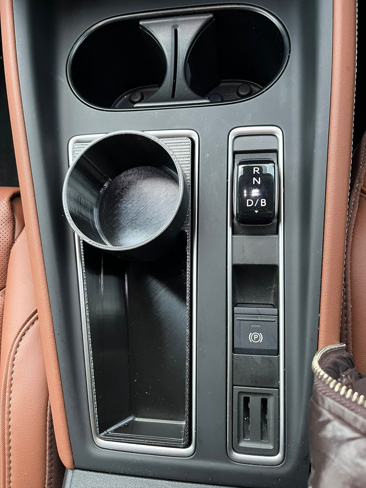 Middenconsole-inzetstuk met 75mm bekerhouder voor Skoda Enyaq / ELROQ