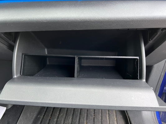 VW ID.4 dashboardkastje met YURIK organizer geïnstalleerd