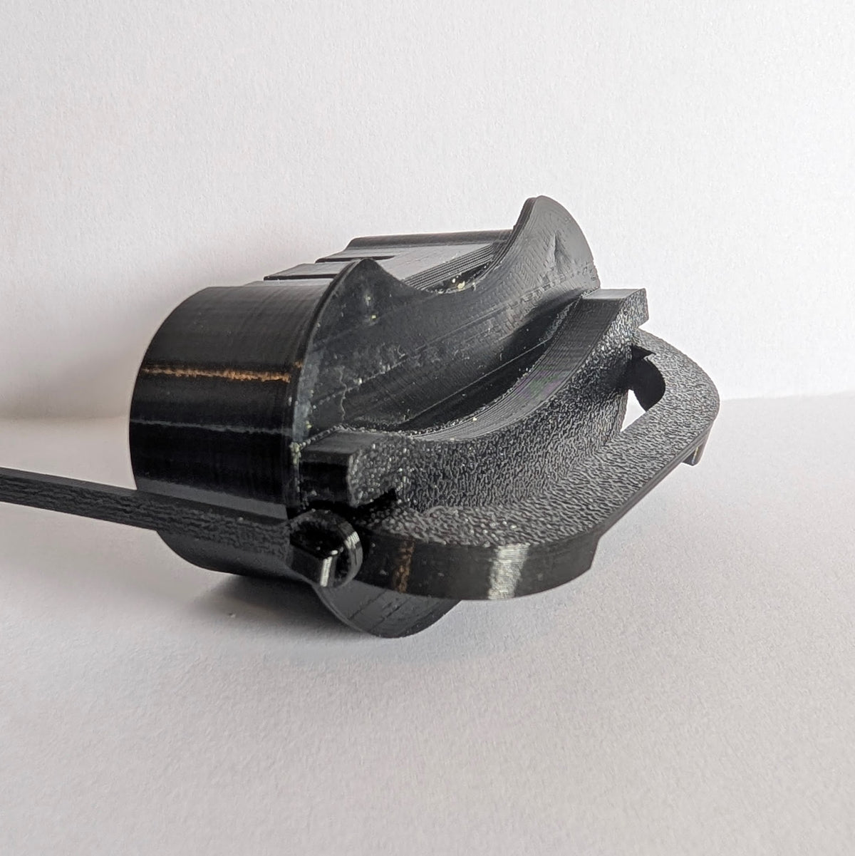 Electric vehicle charge port dust and moisture cover with low profile and swivel handle