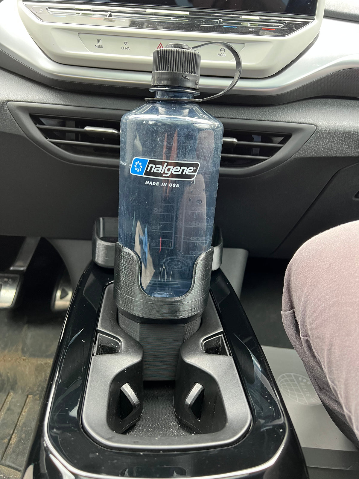 YETI / Nalgene bottle adapter for Volkswagen ID.4/ID.5 and other models