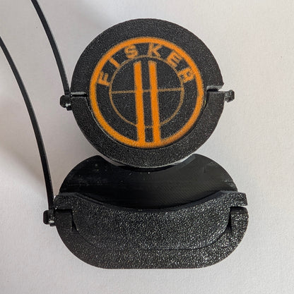 Electric vehicle charge port dust and moisture cover with low profile and swivel handle