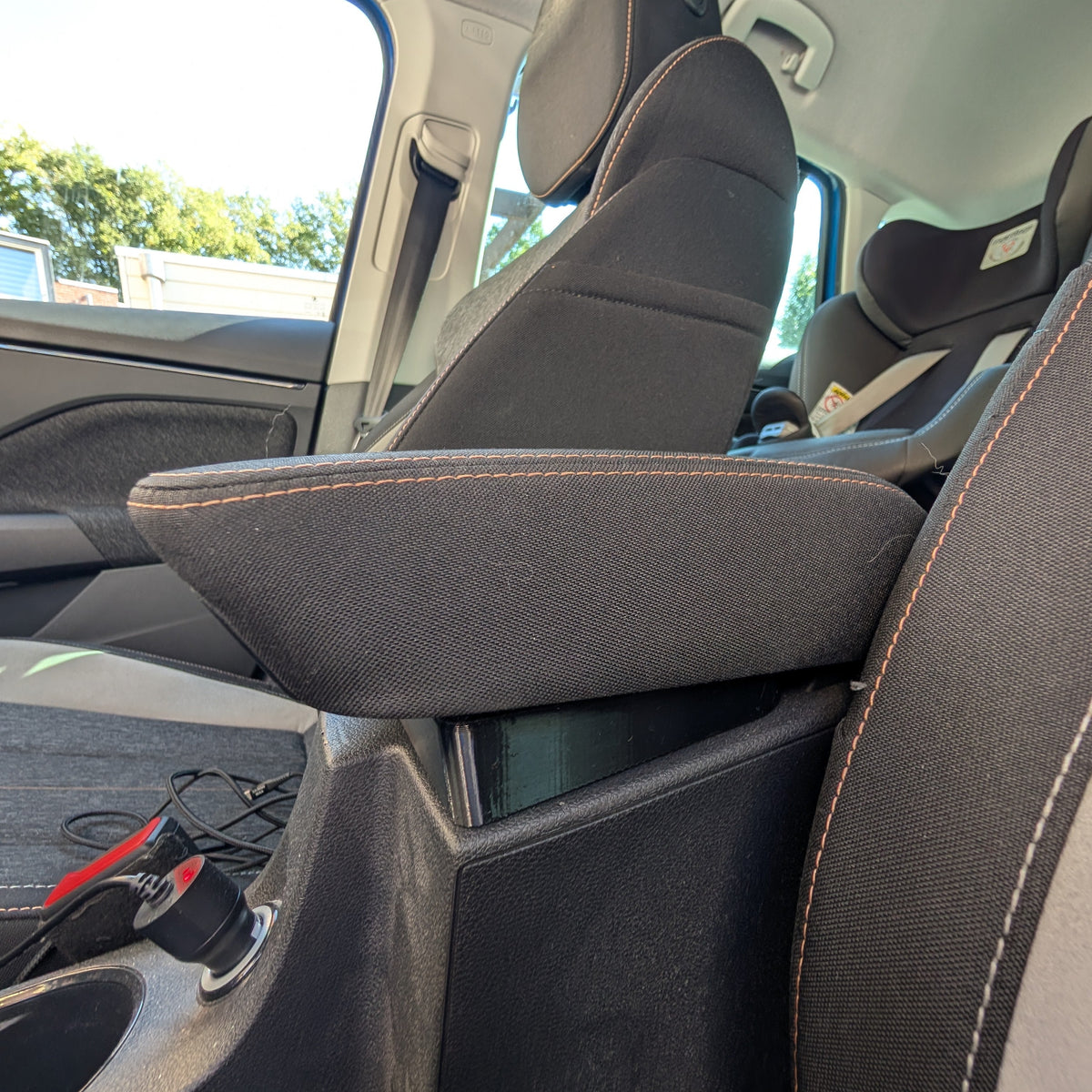 Armrest riser for Skoda Scalia and Kamiq
